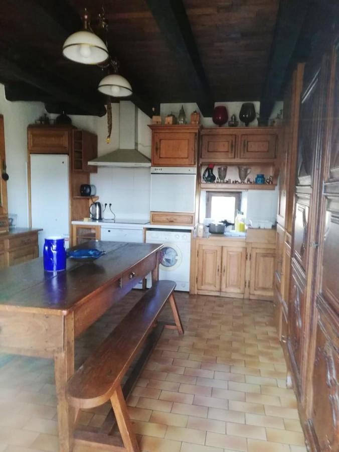 Maison Spacieuse A St Constant Fournoules Avec Jardin Saint-Constant Esterno foto