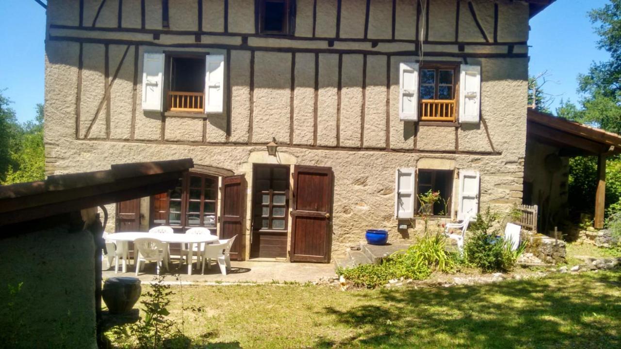 Maison Spacieuse A St Constant Fournoules Avec Jardin Saint-Constant Esterno foto